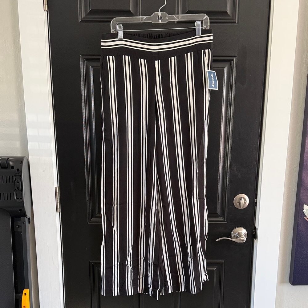 Adrienne Vittadini Striped Wide Leg Pants in Black and White